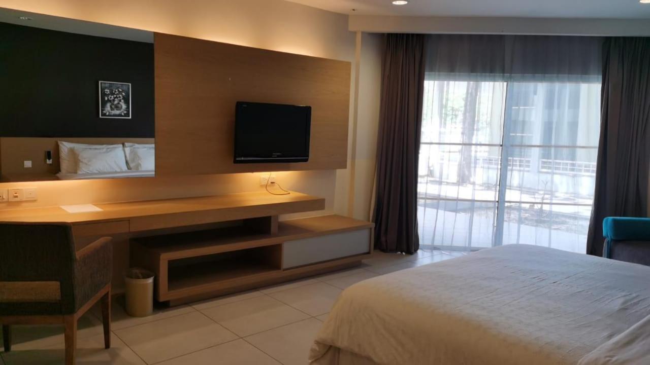 Century Langkasuka Resort Langkawi Pantai Cenang  Bagian luar foto